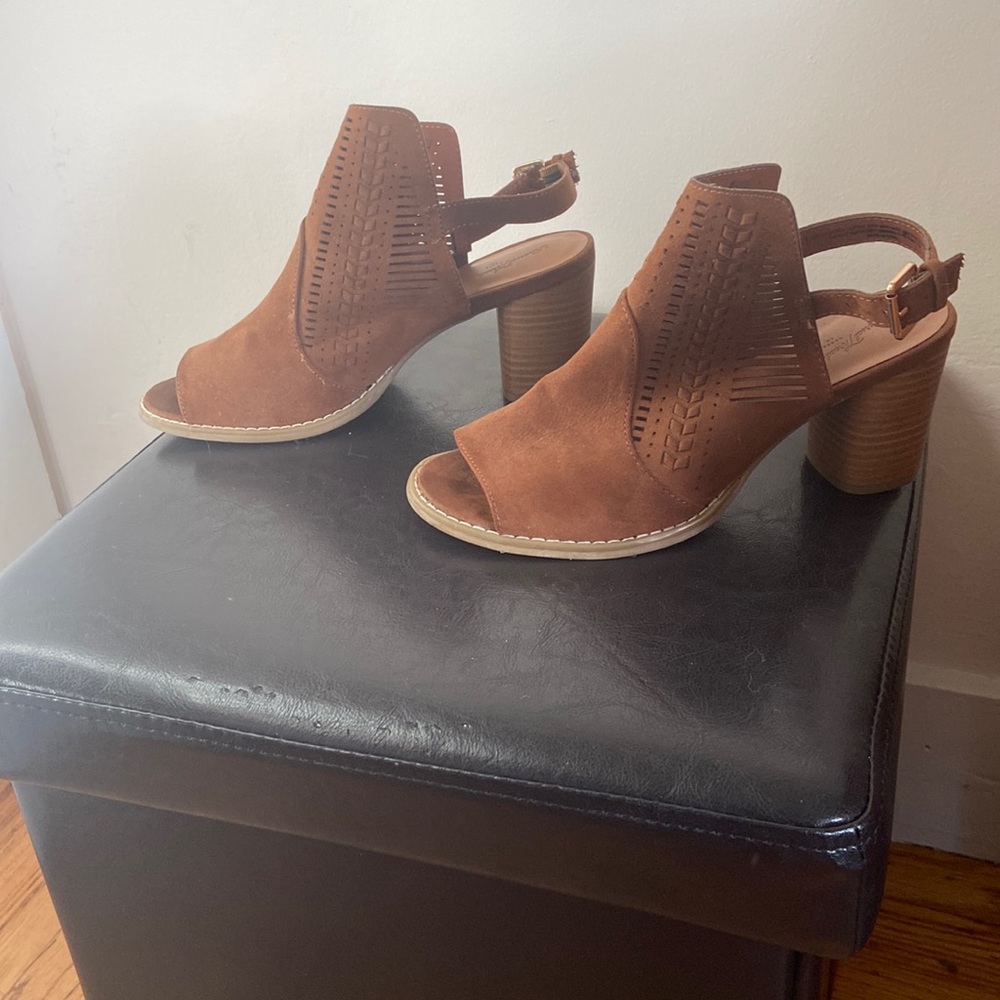 brown heels.